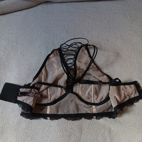 Victoria's Secret Very Sexy High Neck Lace Up Bralette. Size XS and S. - Picture 5 of 8